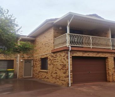 Large 3 Bedroom Unit in East Toowoomba - Photo 4