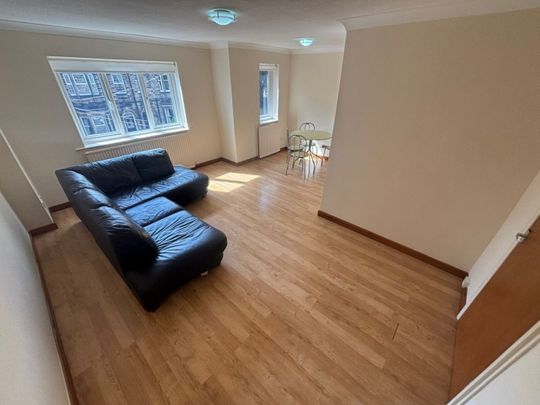 2 bed Flat - To Let - Photo 1