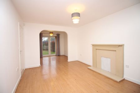 3 bed detached house to rent in Greensbridge Gardens, Bolton, BL5 - Photo 2