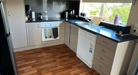 Spacious Two level Townhouse! - Photo 5