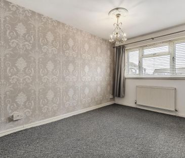 3 bedroom end of terrace house to rent - Photo 5