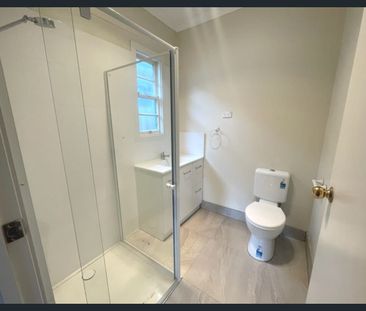 *** Large Home ~ 3 Bdrm ~ 2 Bath ~ 2 Lounge PLUS Ducted Heating and... - Photo 2