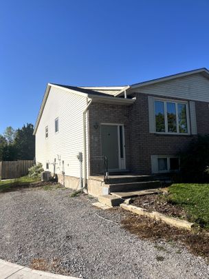 For Lease - 48 Rainbow Court, Welland, Ontario - Photo 1