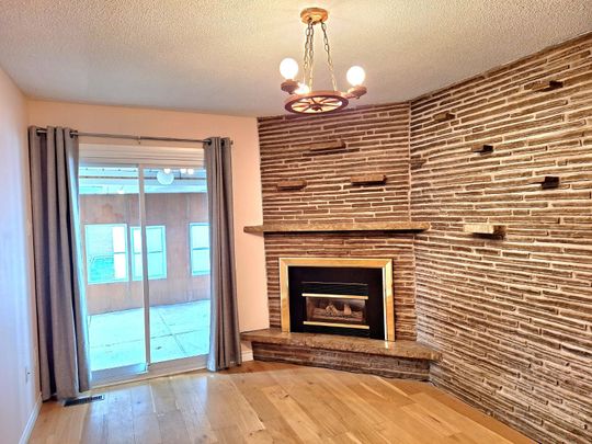 For Lease - 783 Bloor Street, Mississauga, Ontario - Photo 1