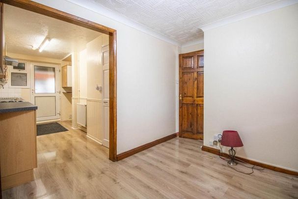 3 bedroom terraced house to rent - Photo 1