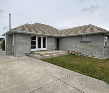 Three bedroom family home - Photo 5