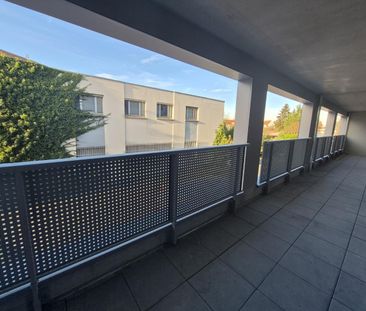 Location Appartement 2 pièces 46m² VILLENEUVE D ASCQ 59650 - Photo 3