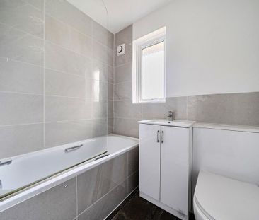 2 bedroom semi-detached house to rent - Photo 6