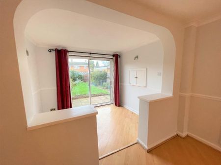 3 bedroom terraced house to rent - Photo 3