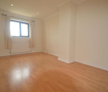 4 bedroom semi-detached house to rent - Photo 5