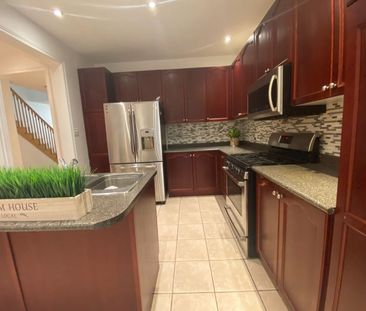 For Lease - 30 Glacier Crescent Unit# Main, Toronto, Ontario - Photo 4