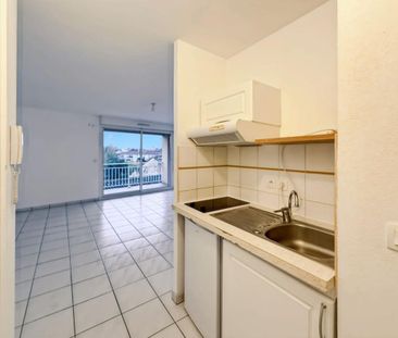 Location Appartement 1 pièce 34m² MONT DE MARSAN 40000 - Photo 2