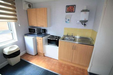 Bedsit - Southampton Street, Reading, RG1 - Photo 3