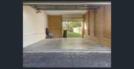 Great Family 4 bedroom home in Mt Riverview - Photo 5