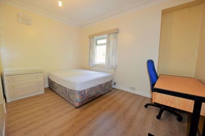 1 bedroom House in Otley Road Bed), Leeds - Photo 3