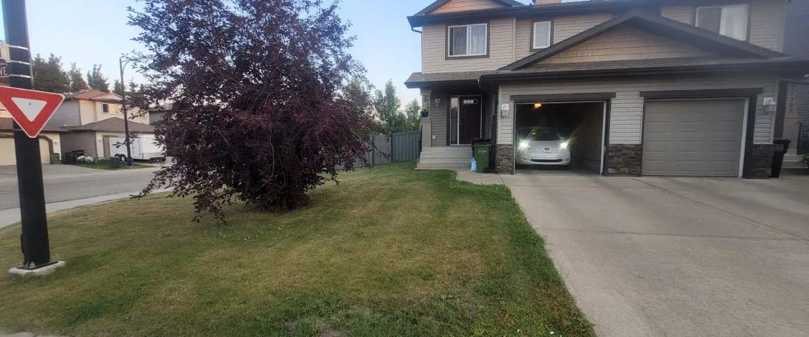 The Hamptons : Beautiful WEST Edmonton Accommodations — 1 Bedroom Room For Rent - Photo 1