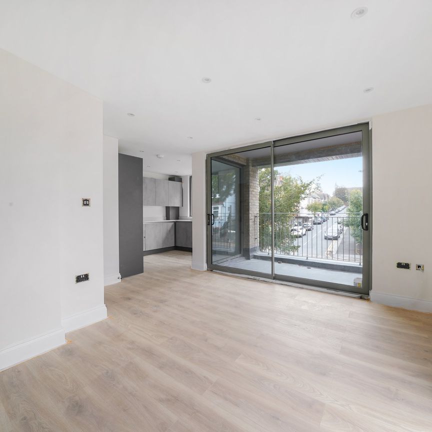 Selsdon Road, Surrey, London - Photo 1