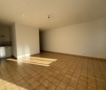 Location appartement 1 pièce, 32.00m², Laval - Photo 2