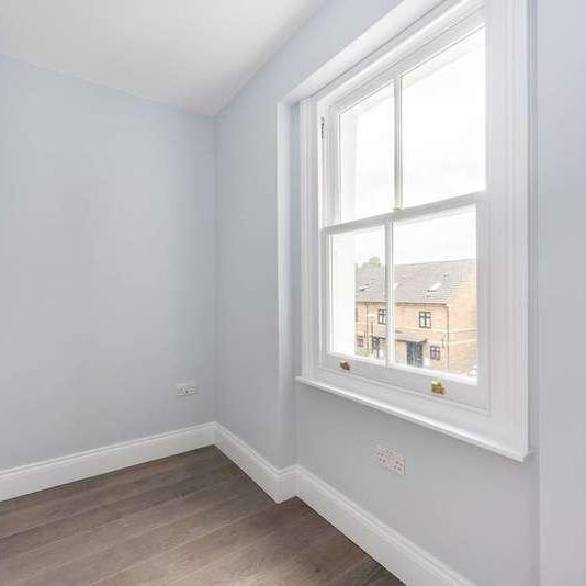 Goldhwak Road, Shepherd's Bush, W12 - Photo 1