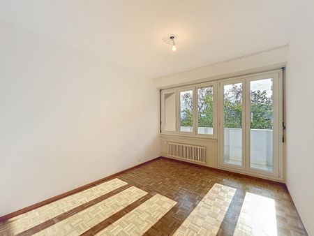 Très joli 5 pièces au 5ème, rafraichi, avec balcons - Photo 3