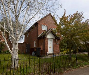 3 bedroom semi-detached house to rent - Photo 2