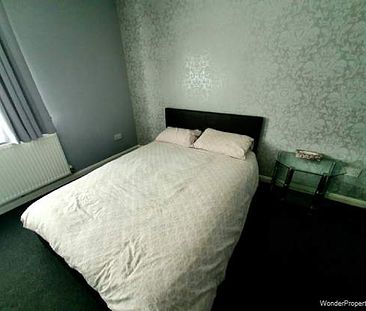 5 bedroom property to rent in Batley - Photo 6