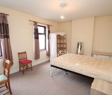 4 bedroom terraced house to rent - Photo 3