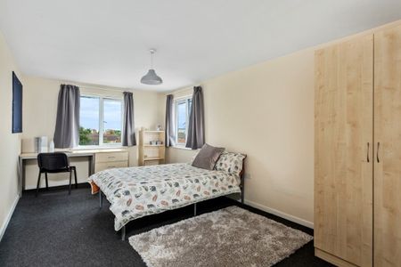 Manor Villages - Photo 4