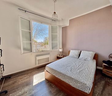 A LOUER AVIGNON INTRA MUROS (84000) : un appartement 2 pièces - 58m... - Photo 4