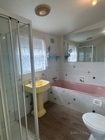 41 Hawthorn Road, Northcote VIC 3070 - House For Rent | Domain - Photo 5