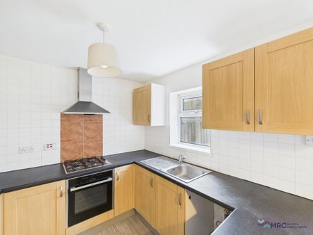 2 bedroom terraced house to rent - Photo 4