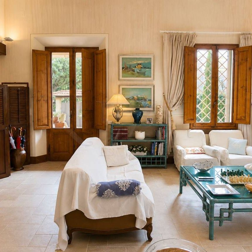 Villa unifamiliare via Giuseppe Mazzini 115, Vittoria Apuana, Forte dei Marmi - Photo 1