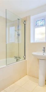 3 bedroom house in Parsons Green - Photo 4