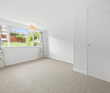 2 Bed Flat - Photo 3