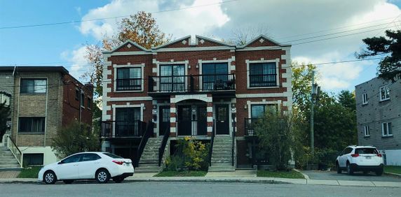 Superbe Appartement 3 1/2 Situé Au Cœur De LaSalle - Photo 2