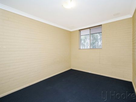 Two-Bedroom Apartment in Great Location! - Photo 4