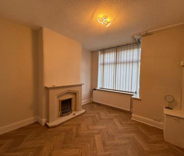 Bird Hall Lane, Stockport SK3, London - Photo 5