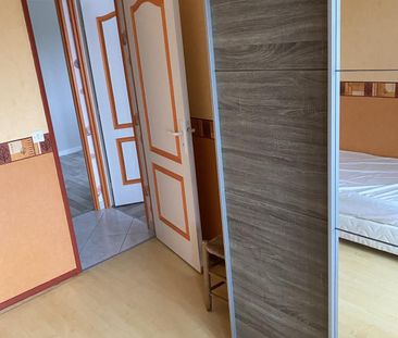 Location Appartement 4 pièces 75m² CHERBOURG-EN-COTENTIN 50100 - Photo 3