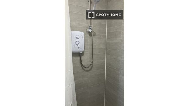 Studio for rent in Castleriada Grove, Dublin - Photo 1