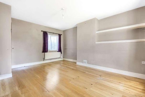 Lee Road, Aylesbury, HP21 - Photo 1