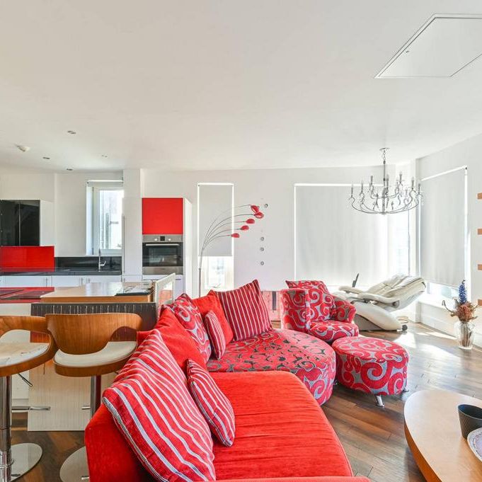 3 bedroom flat to rent - Photo 1