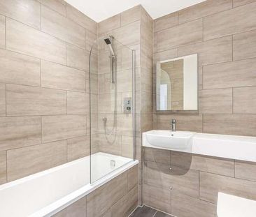 Camberley, Surrey, GU15 - Photo 5