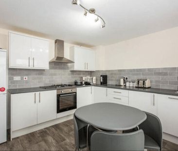 Room 3, 5 St John Street, Pemberton, , UK - Photo 4