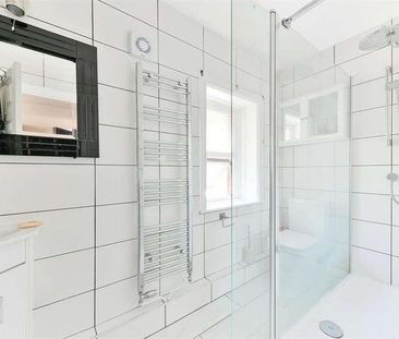 Walden, Station Road, Merstham, RH1 - Photo 6