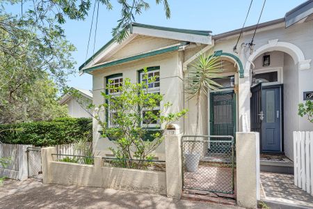 Charming Two Bed Plus Study Semi In Heart of Greenwich - Photo 5