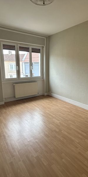Location Appartement 2 pièces 44m² LE CREUSOT 71200 - Photo 1