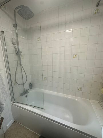 Room in a Shared House, York Road, N11 - Photo 5