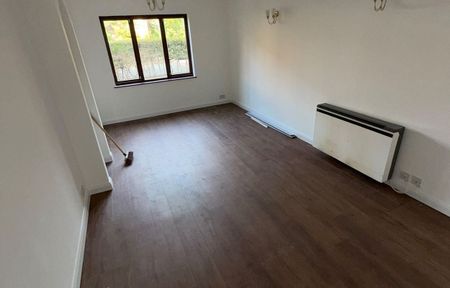 1 Bed Flat, Cross Road, SW19 - Photo 4