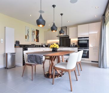 4 bedroom end of terrace house to rent - Photo 5