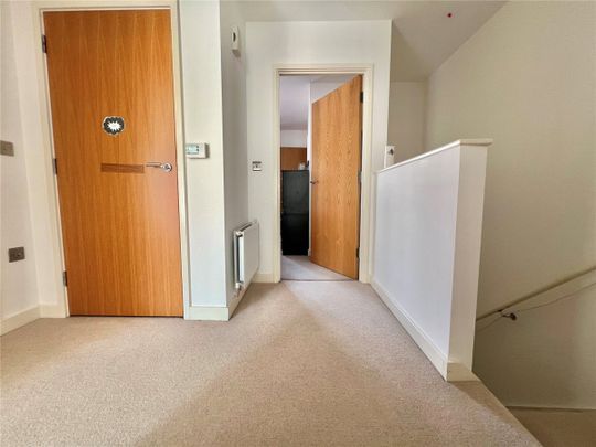 Ruby Mews, N13, London - Photo 1